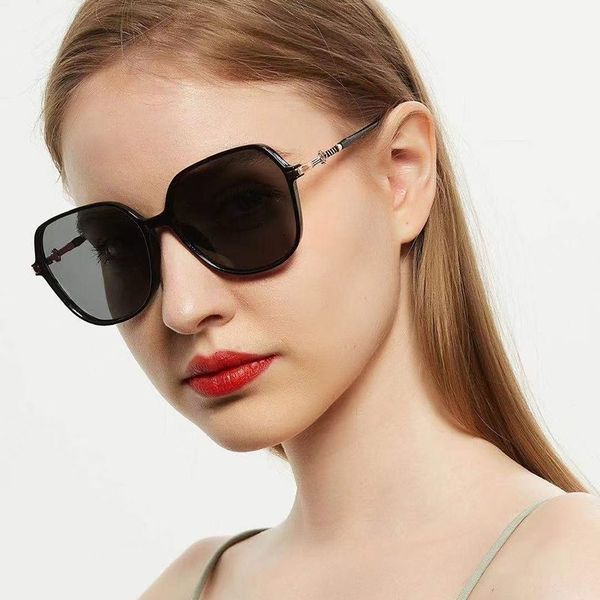 fashion tr90 new round frame han fan polarized outdoor sunglasses women, White;black
fashion tr90 new round frame han fan polarized outdoor sunglasses women, White;black