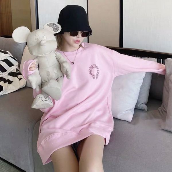 20s autumn and winter new ch crosin horseshoe printing plush thickened round neck long sleeve sweater lovers' fashion, Black
20s autumn and winter new ch crosin horseshoe printing plush thickened round neck long sleeve sweater lovers' fashion, Black
