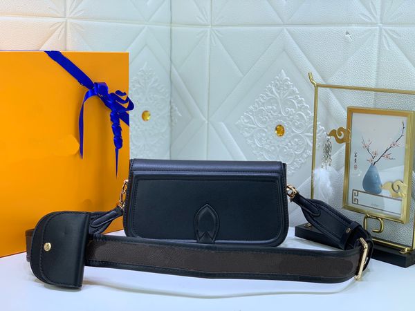 2022 luxury handbag combines cowhide and canvas contains zipper bag can easily accommodate mobile phone, adjustable shoulder strap sliding z
2022 luxury handbag combines cowhide and canvas contains zipper bag can easily accommodate mobile phone, adjustable shoulder strap sliding z