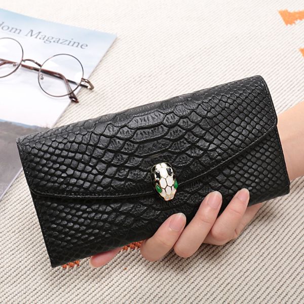 fashion pattern genuine leather women's wallets fallow long ladies wallet snake clutch bag design purse crocodile purses card holder, Red;black
fashion pattern genuine leather women's wallets fallow long ladies wallet snake clutch bag design purse crocodile purses card holder, Red;black