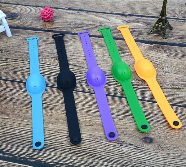 suncream lotion silicone portable kids wristband children outdoor hand sanitizer dispenser
suncream lotion silicone portable kids wristband children outdoor hand sanitizer dispenser