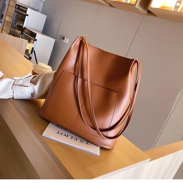 women's single shoulder bucket bag in autumn and winter of 2021