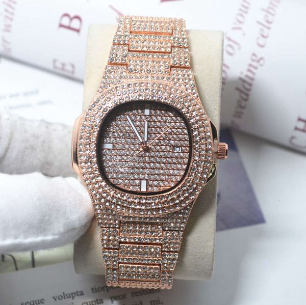 fashion steel tianxing band men's grade man high full diamond waterproof calendar quartz watch 2021, Slivery;brown
fashion steel tianxing band men's grade man high full diamond waterproof calendar quartz watch 2021, Slivery;brown