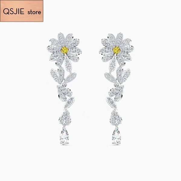 qsjie swa new style. elegant and fashionable flower lady earrings charming fashion jewelry, Golden;silver
qsjie swa new style. elegant and fashionable flower lady earrings charming fashion jewelry, Golden;silver