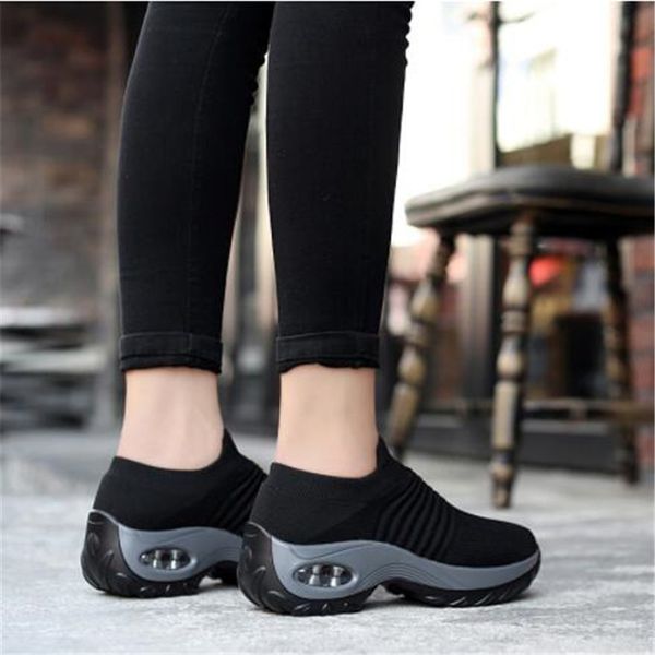 2022 new womens rocking shoes black gray red thick sole increase one pedal lazy lightweight large size casual shoes trendy all-match
2022 new womens rocking shoes black gray red thick sole increase one pedal lazy lightweight large size casual shoes trendy all-match