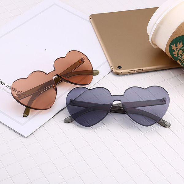 peach heart fashion trend sunglasses one piece love glasses designer jjkd, White;black
peach heart fashion trend sunglasses one piece love glasses designer jjkd, White;black