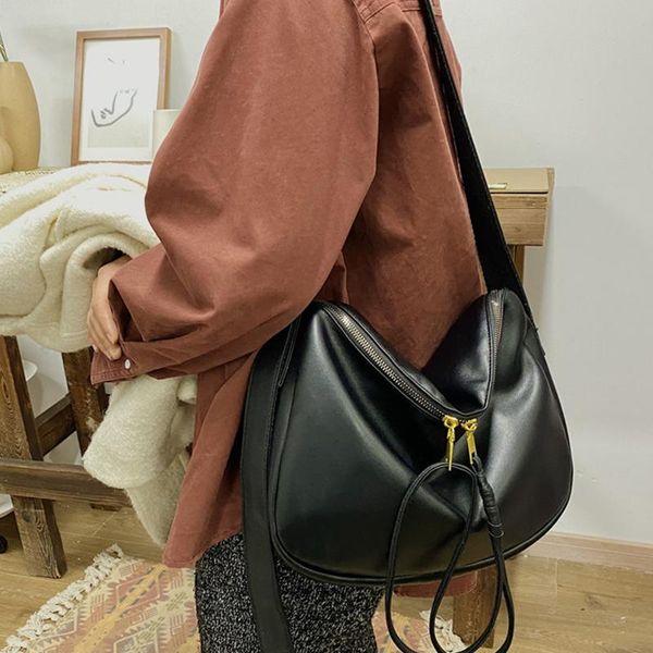 cross body portable women saddle shape bag for women's luxury pu wide shoulder strap casual lady solid color leather crossbody bags sac
cross body portable women saddle shape bag for women's luxury pu wide shoulder strap casual lady solid color leather crossbody bags sac