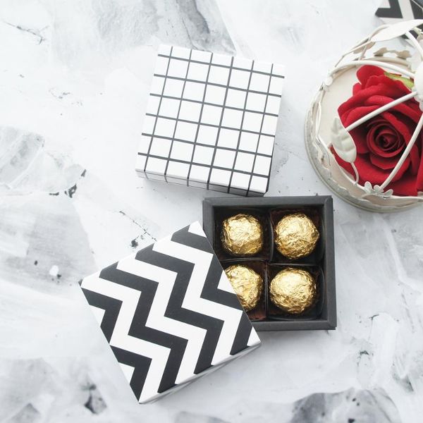 8.9*8.9*3.5cm black white 2 pattern mix 10 set chocolate paper box valentine christmas birthday party gifts packing boxes
8.9*8.9*3.5cm black white 2 pattern mix 10 set chocolate paper box valentine christmas birthday party gifts packing boxes