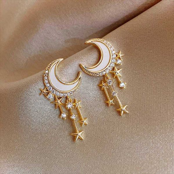 new micro-inlaid zircon stars and moon earrings for women high-quality creative design luxury jewelry tassel earrings hot, Golden;silver
new micro-inlaid zircon stars and moon earrings for women high-quality creative design luxury jewelry tassel earrings hot, Golden;silver
