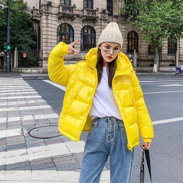 2021 new thicken with hoodie of women parkas short casual jacket bright warm female winter coat b38c, Black
2021 new thicken with hoodie of women parkas short casual jacket bright warm female winter coat b38c, Black