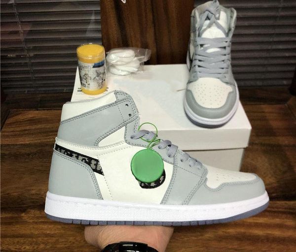 2021 new jumpman 1 1s high travis scotts fearless obsidian unc mens women basketball shoes banned bred toe chicago men sports shoes
2021 new jumpman 1 1s high travis scotts fearless obsidian unc mens women basketball shoes banned bred toe chicago men sports shoes