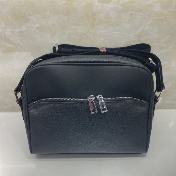 new classic men shoulder bag fashion men bags cross body bags messenger bag with dust handbag purse man purse
new classic men shoulder bag fashion men bags cross body bags messenger bag with dust handbag purse man purse