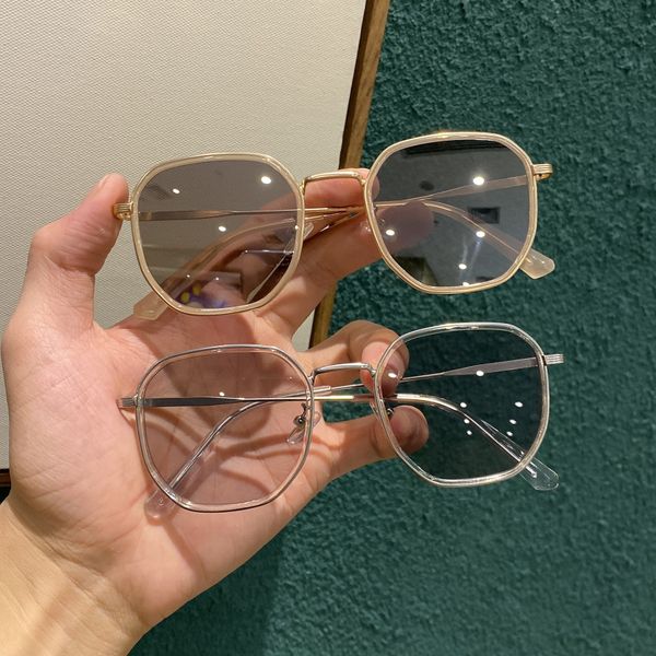men's glasses trendy, fashionable and handsome, small square, female lovers, suitable for each other's face, White;black
men's glasses trendy, fashionable and handsome, small square, female lovers, suitable for each other's face, White;black