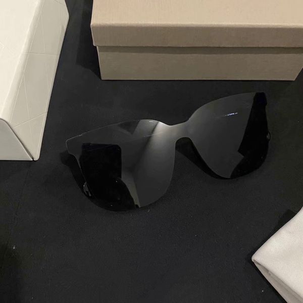 designer sunglasses fashion ladies sunglass for woman 2022 classic glasses luxury anti-ultraviolet polarized uv400 glass with boxed gifts ey, White;black
designer sunglasses fashion ladies sunglass for woman 2022 classic glasses luxury anti-ultraviolet polarized uv400 glass with boxed gifts ey, White;black