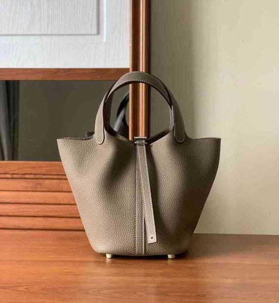 luxury h bags 2023 designer picotins lock high-end wax thread sewn togo leather original litchi pattern vegetable basket handbag bucketjjn4
luxury h bags 2023 designer picotins lock high-end wax thread sewn togo leather original litchi pattern vegetable basket handbag bucketjjn4