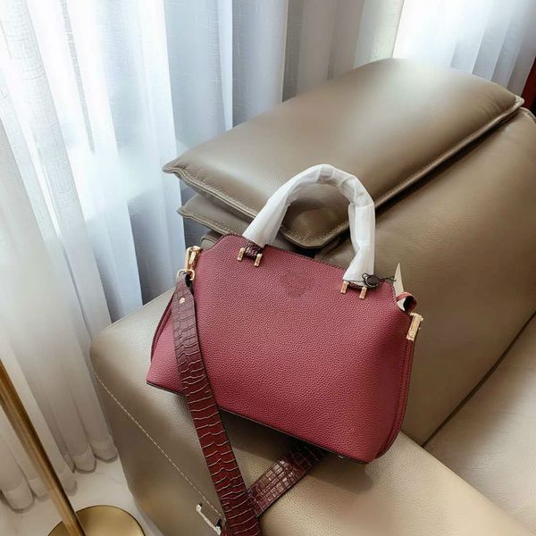 women's designer's handbags crossbody bags boston shoulder bags fashion large capacity medium size pd20100501
women's designer's handbags crossbody bags boston shoulder bags fashion large capacity medium size pd20100501