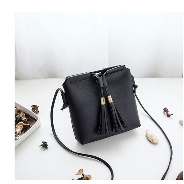 solid mini fashion tassel women bags messenger crossbody bag ladies small handbag pu leather female single shoulder phone bag
solid mini fashion tassel women bags messenger crossbody bag ladies small handbag pu leather female single shoulder phone bag
