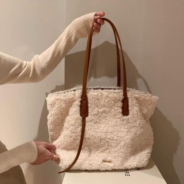 shoulder bags women luxurys designers 2021 soft leather bag large capacity lash tote fashion handbag for makeup 
shoulder bags women luxurys designers 2021 soft leather bag large capacity lash tote fashion handbag for makeup