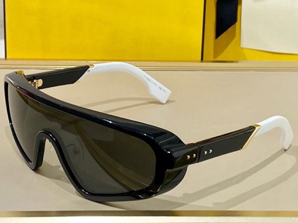 0084 new advanced ladies sunglasses use sheet leg monocle triangle glasses anti-uv400 lens avant-garde glasses send box, White;black
0084 new advanced ladies sunglasses use sheet leg monocle triangle glasses anti-uv400 lens avant-garde glasses send box, White;black