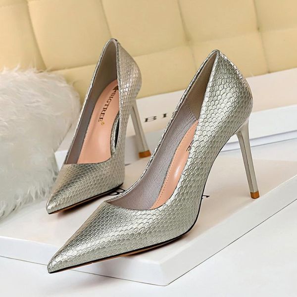 bigtree nightclub high heels snake pattern patent leather thin heels shallow mouth pointed women's single shoes 96161-2, Black
bigtree nightclub high heels snake pattern patent leather thin heels shallow mouth pointed women's single shoes 96161-2, Black