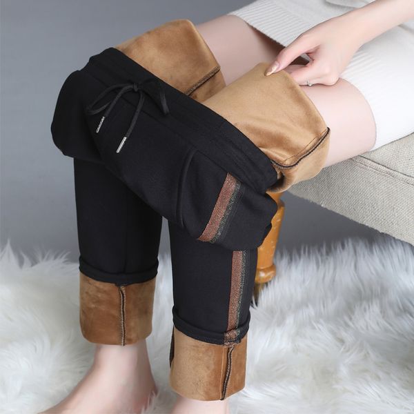 oumengka thicken women pencil pants autumn winter plus size casual stretch golden silver strip strenth pant female trousers 201228, Black;white
oumengka thicken women pencil pants autumn winter plus size casual stretch golden silver strip strenth pant female trousers 201228, Black;white
