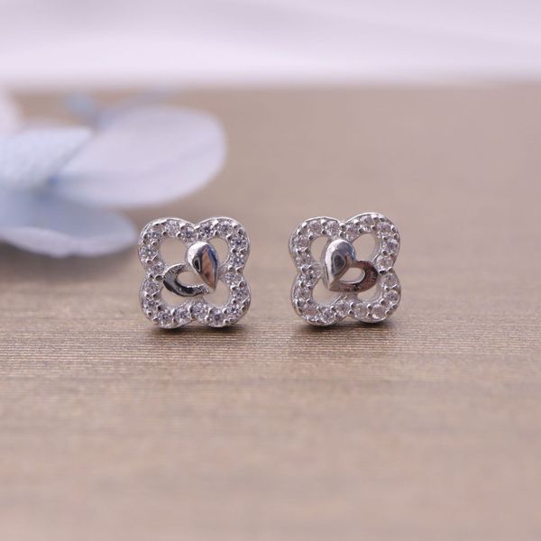 hengsheng s925 silver cross-border one product dropshipping clover love romantic korean style simple zircon stud earrings womens earrings
hengsheng s925 silver cross-border one product dropshipping clover love romantic korean style simple zircon stud earrings womens earrings