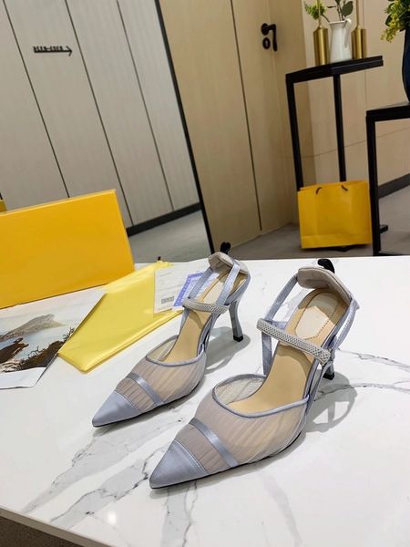2021 new women high heels party fashion rivets girls pointed shoes bud silk gauze shoes wedding shoes sandals with box size 35-42, Black
2021 new women high heels party fashion rivets girls pointed shoes bud silk gauze shoes wedding shoes sandals with box size 35-42, Black