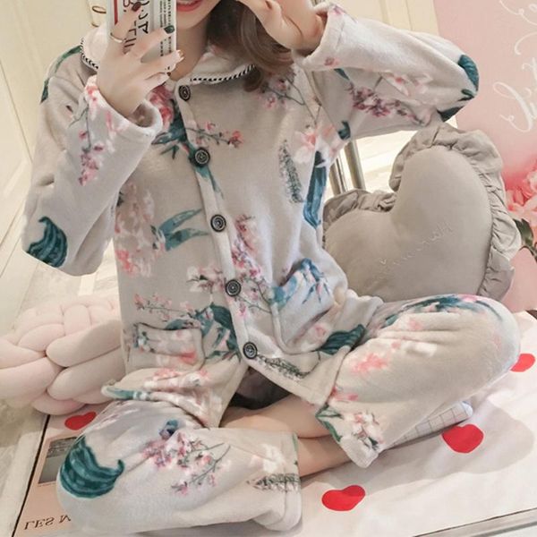 2020 autumn winter warm flannel women pajamas sets thick coral velvet long sleeve cartoon sleepwear flannel pyjamas set for girl, Black;red
2020 autumn winter warm flannel women pajamas sets thick coral velvet long sleeve cartoon sleepwear flannel pyjamas set for girl, Black;red