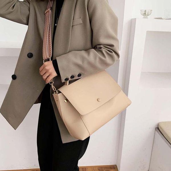 2020 new designer leather luxury handbags crossbody bags for women shoulder messenger bags female larger capacity casual tote
2020 new designer leather luxury handbags crossbody bags for women shoulder messenger bags female larger capacity casual tote