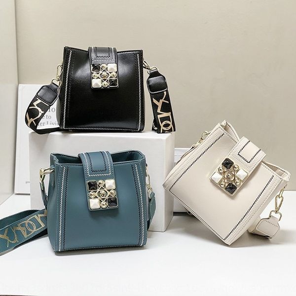 shoulder postman package postman packagewomen's in autumn 2020 new fashionable fashion all-around ins messenger bag net red one shoulde
shoulder postman package postman packagewomen's in autumn 2020 new fashionable fashion all-around ins messenger bag net red one shoulde