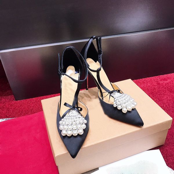 spring and summer 2020 new water diamond pointed high heeled women's shoes silk satin pearl one line buckle sandals women, Black
spring and summer 2020 new water diamond pointed high heeled women's shoes silk satin pearl one line buckle sandals women, Black