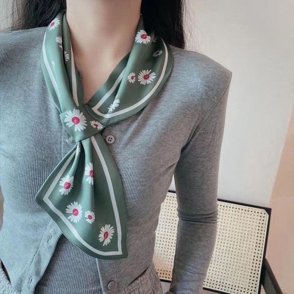 scarves fashion women small silk scarf female elegant daisy shirt scarve korean girls turbans head hijab green, Blue;gray
scarves fashion women small silk scarf female elegant daisy shirt scarve korean girls turbans head hijab green, Blue;gray