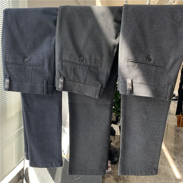 fashionable pleated twill snowflake dot thickened fabric early autumn commuting small straight tube casual pants for men
fashionable pleated twill snowflake dot thickened fabric early autumn commuting small straight tube casual pants for men
