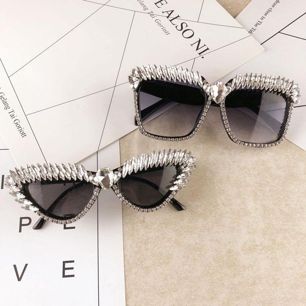 2020 new style sun glasses women's europe and america sunglasses exaggeration, White;black
2020 new style sun glasses women's europe and america sunglasses exaggeration, White;black