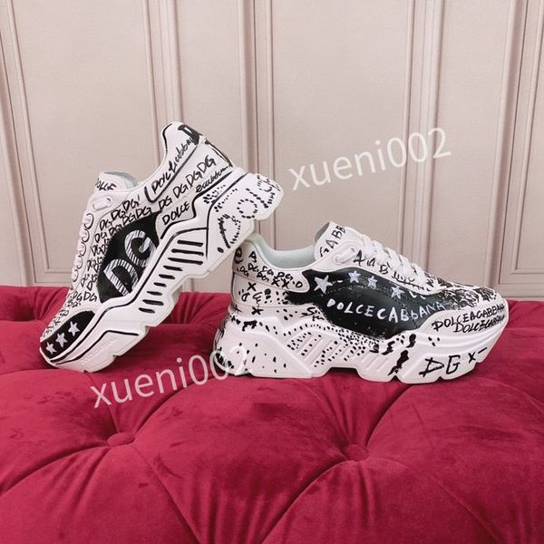 new brand design outdoor boots comfortable fashion casual male shoes men women loafers moccasins genuine leather driving shoes 35-45 hc21080, Black
new brand design outdoor boots comfortable fashion casual male shoes men women loafers moccasins genuine leather driving shoes 35-45 hc21080, Black