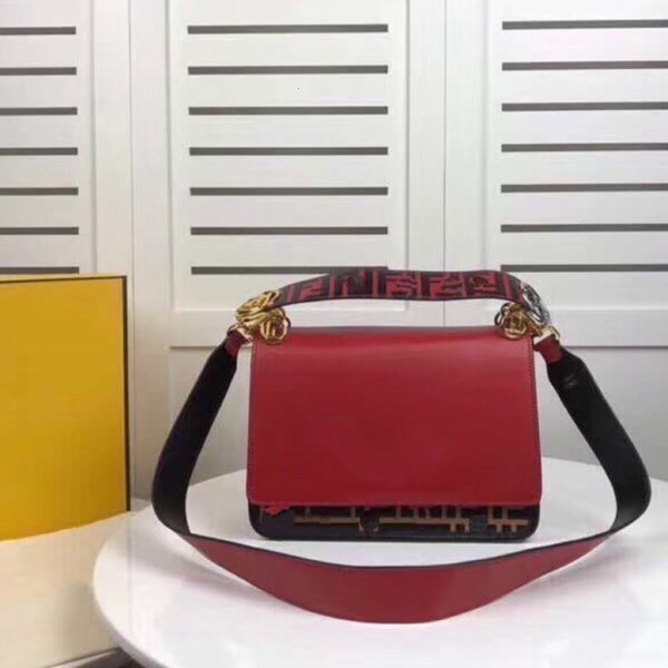 2021 f leather ladies handbag handbag magnetic opening and closing shoulder bag messenger bag 25-19-10cm
2021 f leather ladies handbag handbag magnetic opening and closing shoulder bag messenger bag 25-19-10cm