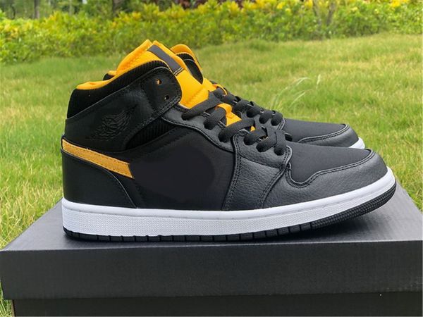 authentic 1 mid retro 1s men women basketball shoes black university gold white sports sneakers
authentic 1 mid retro 1s men women basketball shoes black university gold white sports sneakers