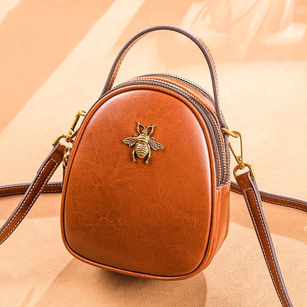 2020 korean version of the new real cowhide messenger bag backpack wild mini bee designers bags luxurys designers bags
2020 korean version of the new real cowhide messenger bag backpack wild mini bee designers bags luxurys designers bags