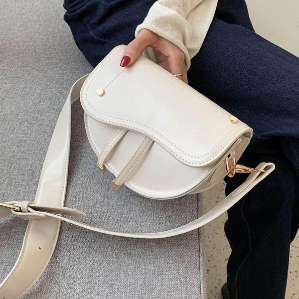 2020 original design fashion vintage crossbody сумка моды широкий ремень плеча saddle bag ширина 21см высота 14см толщина 7см
2020 original design fashion vintage crossbody сумка моды широкий ремень плеча saddle bag ширина 21см высота 14см толщина 7см