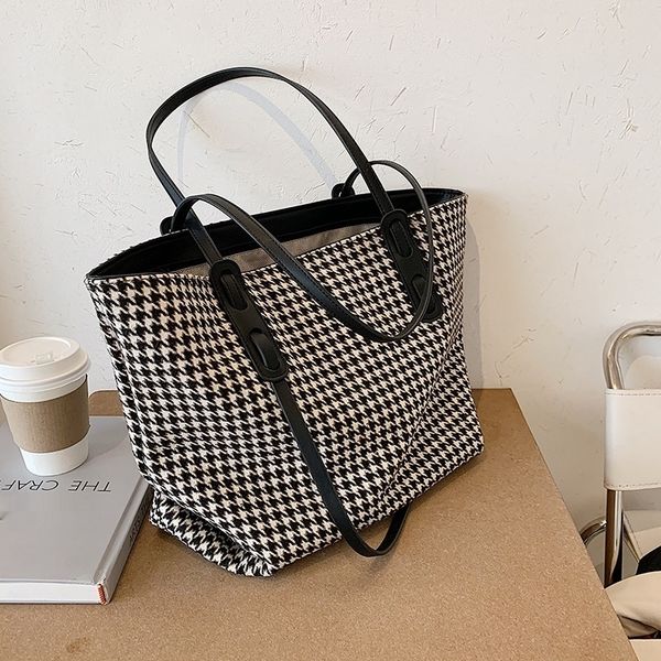 fgxad mq2jg capacity women's casual large fashion portable hand shoulder shoulder bag bird plaid woolen child tote bag new
fgxad mq2jg capacity women's casual large fashion portable hand shoulder shoulder bag bird plaid woolen child tote bag new
