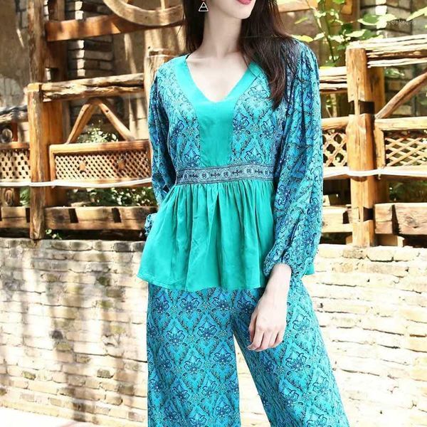 vintage chic happie women bohemian green floral printed deep v-neck boho rayon blouse shirts batwing sleeve shirts female blusas1, White
vintage chic happie women bohemian green floral printed deep v-neck boho rayon blouse shirts batwing sleeve shirts female blusas1, White
