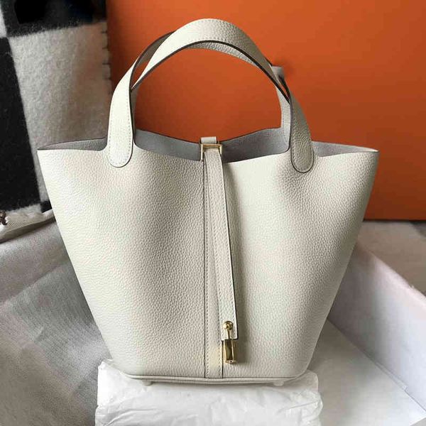 luxury h bags 2022 designer picotins lock head kraft vegetable basket high-end temperament bucket women's bag handbagbirkins kellies h3
luxury h bags 2022 designer picotins lock head kraft vegetable basket high-end temperament bucket women's bag handbagbirkins kellies h3