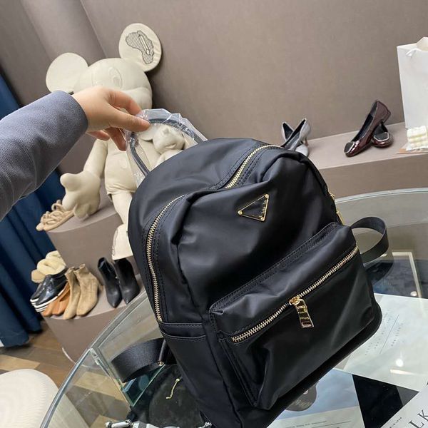 brand new backpack, classic mummy baby bag, super practical style, fashionable and versatile, regardless of age
brand new backpack, classic mummy baby bag, super practical style, fashionable and versatile, regardless of age