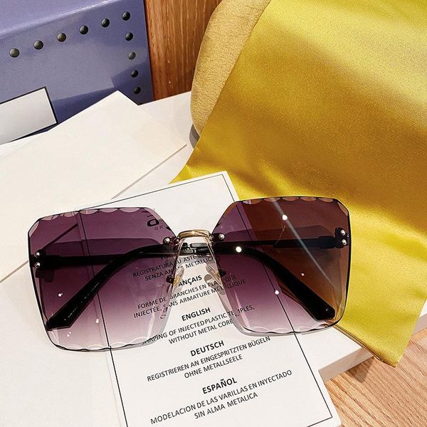 2021 New Luxury Rimless Square Sunglasses Women Fashion Big Frame Gradient Sun Glasses Female Colorful Shades Oculos Feminino, White;black
2021 New Luxury Rimless Square Sunglasses Women Fashion Big Frame Gradient Sun Glasses Female Colorful Shades Oculos Feminino, White;black