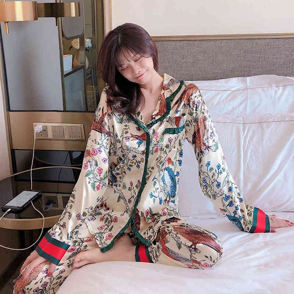 women's sleepwear long sleeves pijamas set summer spring print pajamas for women silk satin two pieces lounge wear pjs home clothes 201, Black;red
women's sleepwear long sleeves pijamas set summer spring print pajamas for women silk satin two pieces lounge wear pjs home clothes 201, Black;red