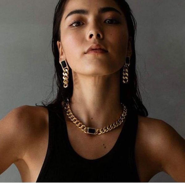 retro thick chain necklace european and american new style collarbone necklace black agate choker necklace trendy womens fashion design
retro thick chain necklace european and american new style collarbone necklace black agate choker necklace trendy womens fashion design