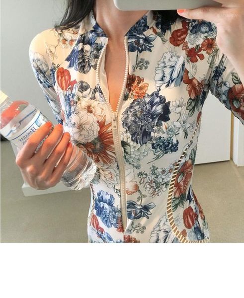 rhyme lady 2020 new diving one piece swimsuit print long sleeve women swimwear bathing suit rash guard surfing swimming suit1
rhyme lady 2020 new diving one piece swimsuit print long sleeve women swimwear bathing suit rash guard surfing swimming suit1