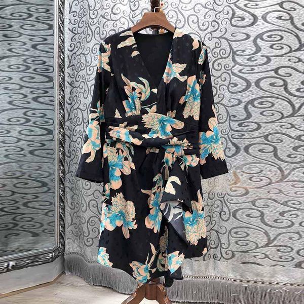 women dress 2019 autumn / winter new women's v-neck waist print mini dresses1, Black;gray
women dress 2019 autumn / winter new women's v-neck waist print mini dresses1, Black;gray