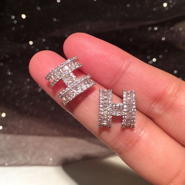 super flash letter earrings sweet temperament simple small lovely cold wind s925 silver needle ins network celebrity earrings
super flash letter earrings sweet temperament simple small lovely cold wind s925 silver needle ins network celebrity earrings