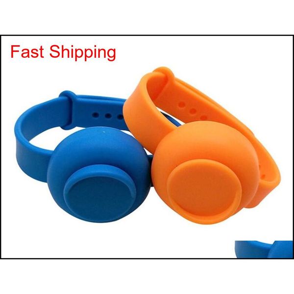 new home wristband hand dispenser kid silica gel hand sanitizer dispensing wearable dispenser pumps disinfecta qylypb bdebaby
new home wristband hand dispenser kid silica gel hand sanitizer dispensing wearable dispenser pumps disinfecta qylypb bdebaby